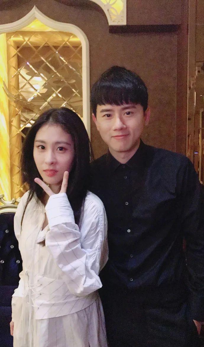 华晨宇张碧晨一家三口合照曝光,承诺无夫妻关系也会共同抚养女儿_孩子