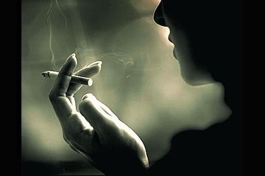 在这无聊的生活中一个人在瞎转悠! 不知道为什么!有了抽烟的习惯!哎!