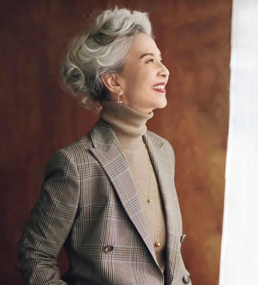 老太太,白发=优雅,学学这些奶奶们,个个优雅端庄_头发_女性_细节