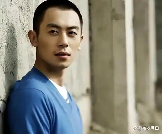 朱亚文,结婚8年老婆不会做饭,两个女儿是他的小棉袄,生活甜蜜