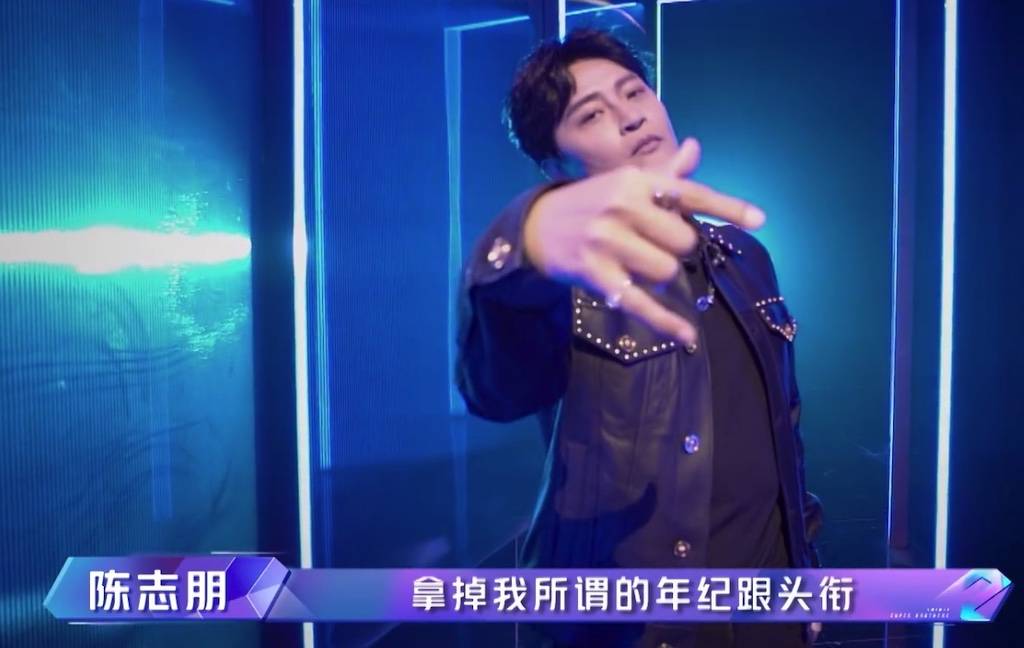 回顾陈志朋摆脱奇装异服的他细看51岁现状才知什么叫人生赢家