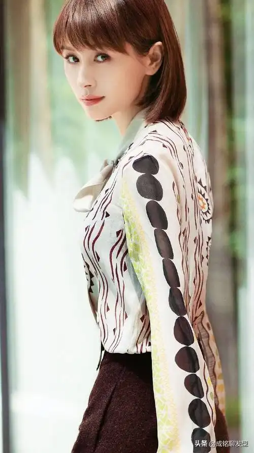 小个子洋气短发图片,盘点王子文的时尚短发,每一款都美出新高度,小