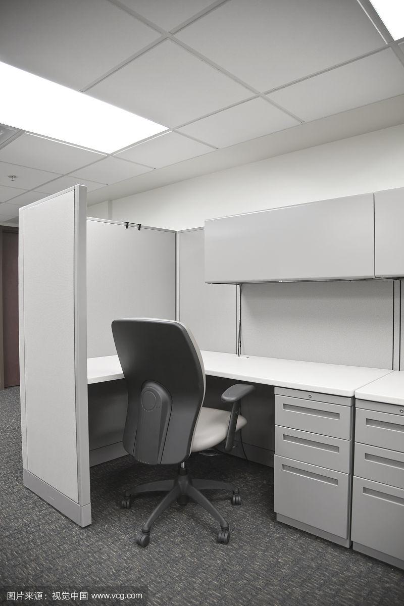 an image of a white empty cubicle