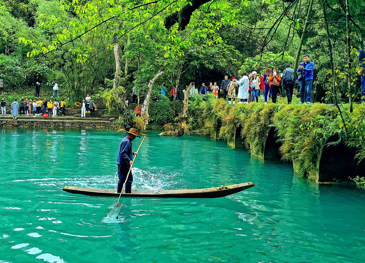 贵州荔波小七孔小七孔景区是国家级风景名胜区于2007年成为世界自然
