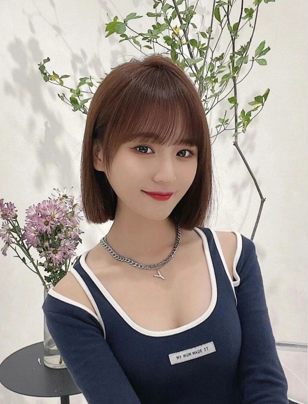 可以很美的短发发型沙发自来卷也可的一刀切短发不打理也好看显瘦刘海