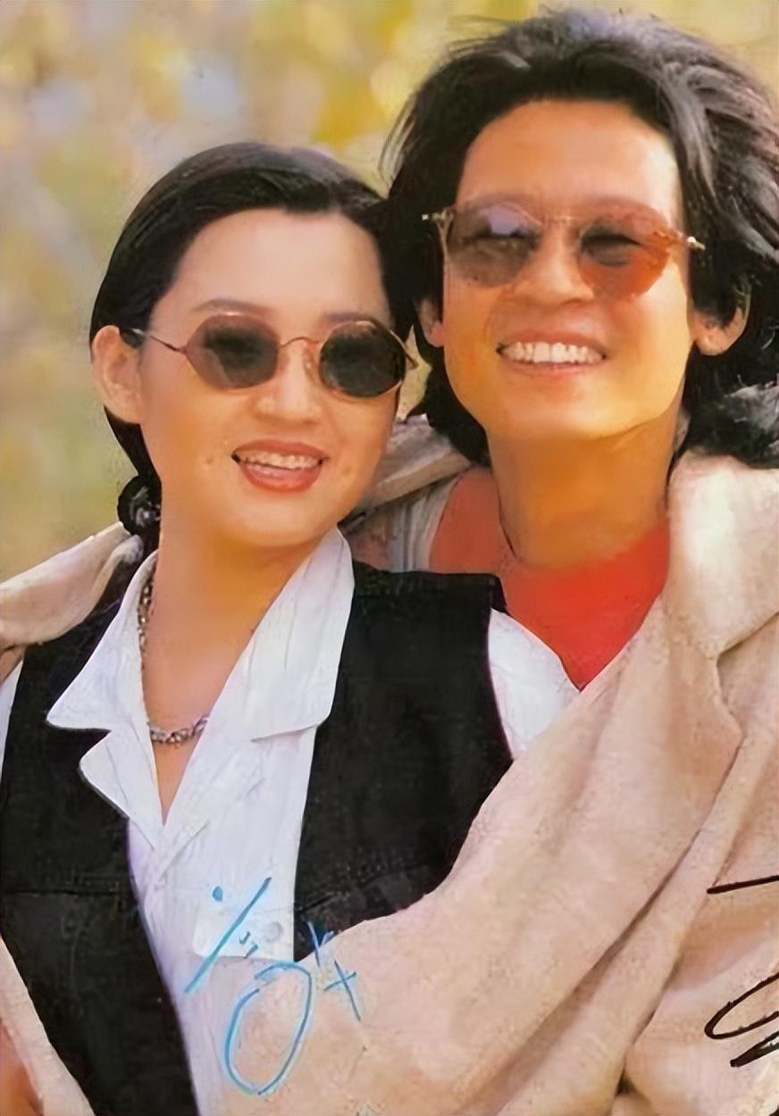 为什么54岁的许晴不婚不育?她终于承认:如果他还在,我会嫁!