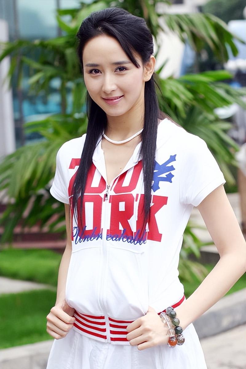 回顾胡静:一顿饭与丈夫结缘,和婆婆情同姐妹,日子红红火火有滋味