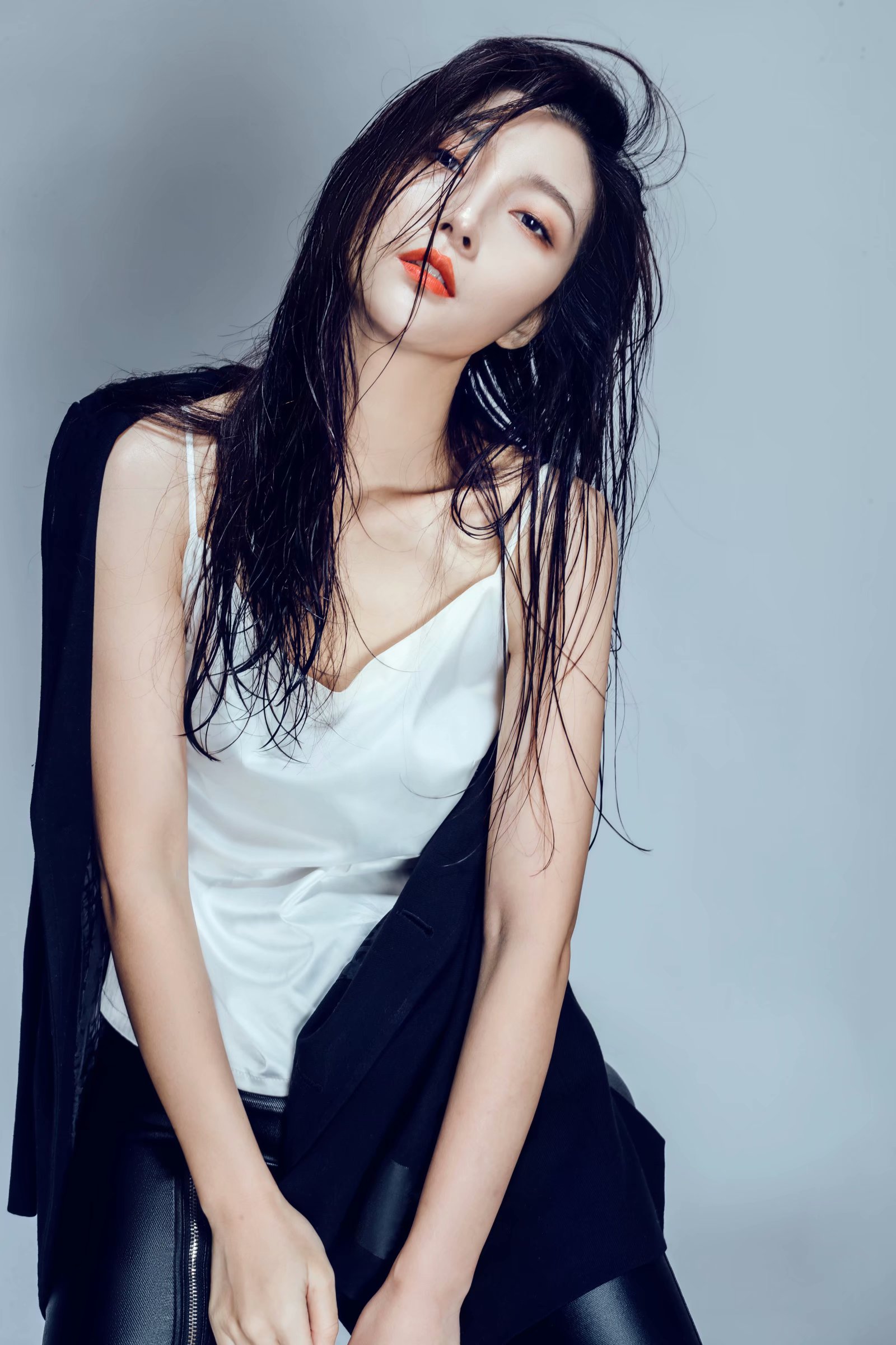 杨小曼个人资料(云菲菲现任老公是谁)