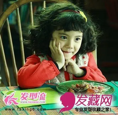 小童星刘宸希尽显可爱女生发型(3)