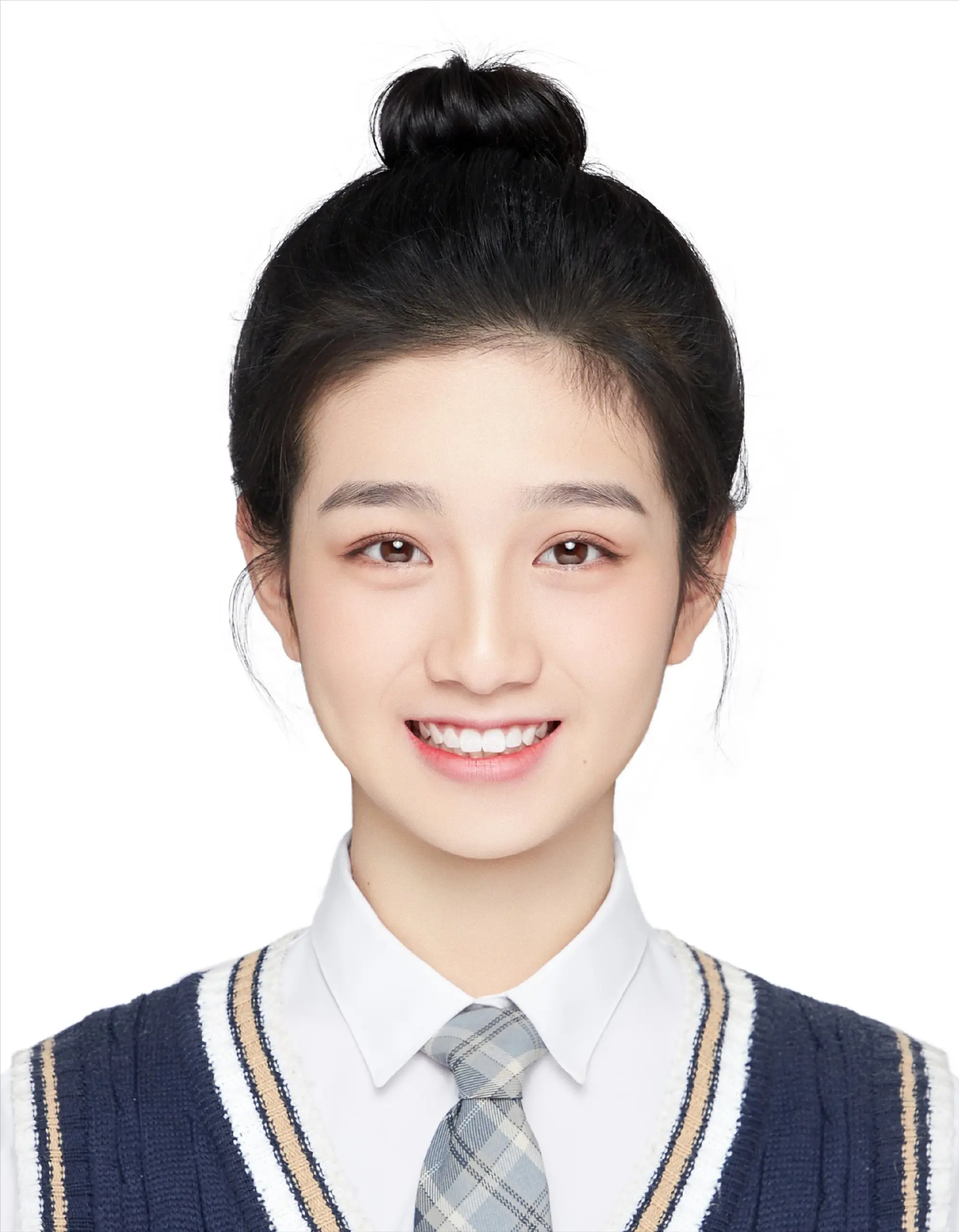 这姑娘证件照相当的清秀,这气质倒是不太像是土生土长的北方妹子.