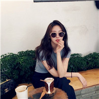 高冷霸气墨镜美女头像图片