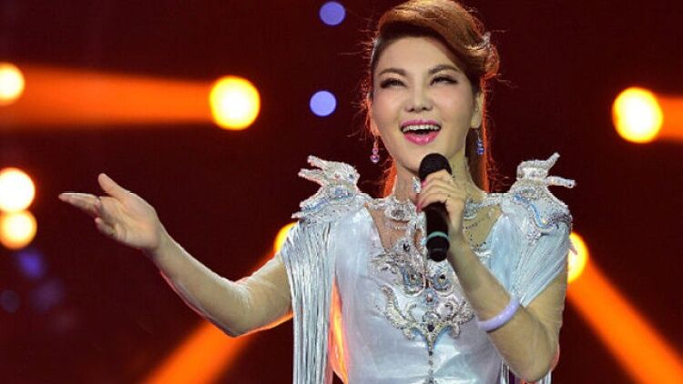 降央卓玛敖包相会走天涯