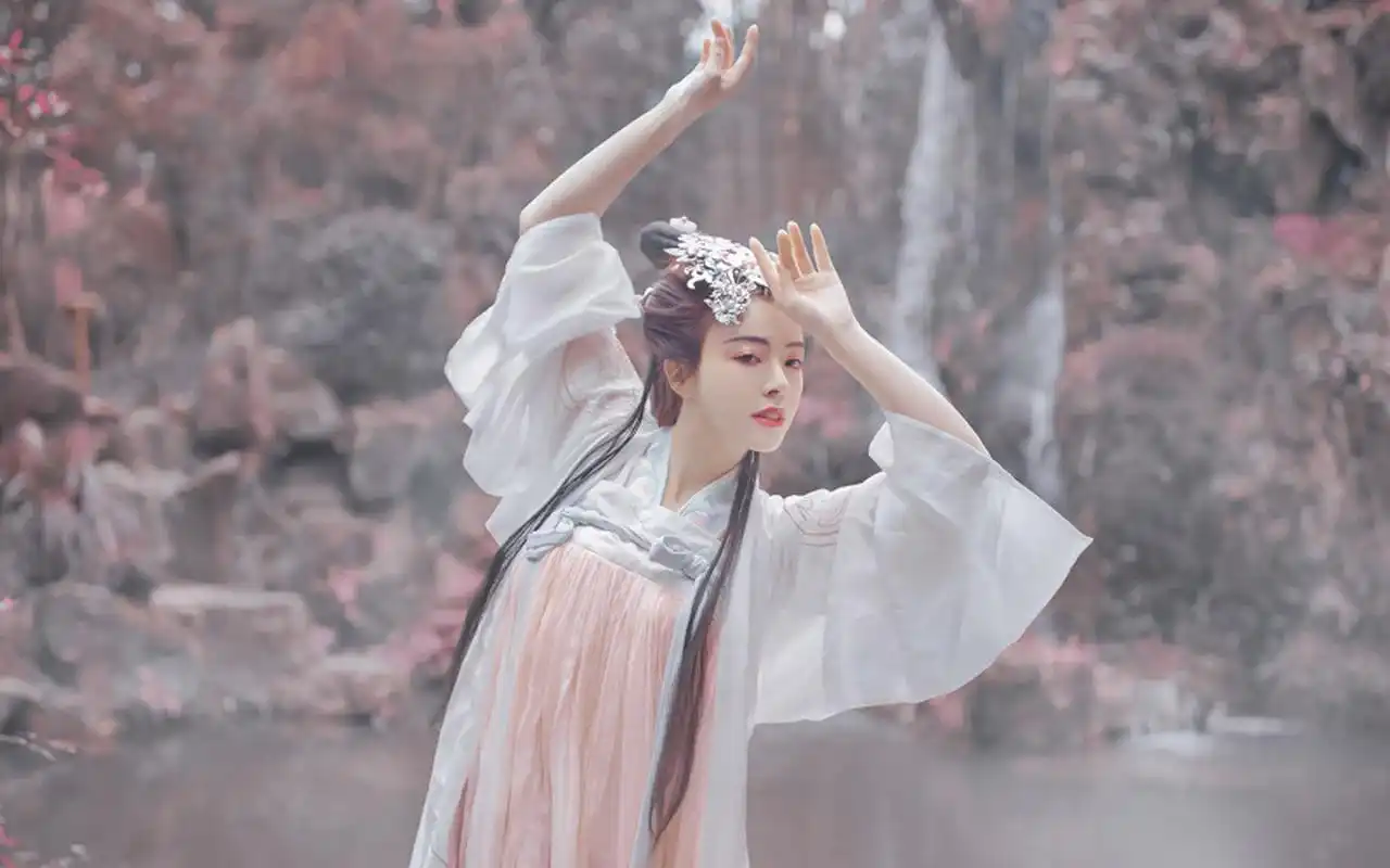 滚出王府,别妨碍我娶妾,你再娶,我另嫁,谁都不妨碍谁