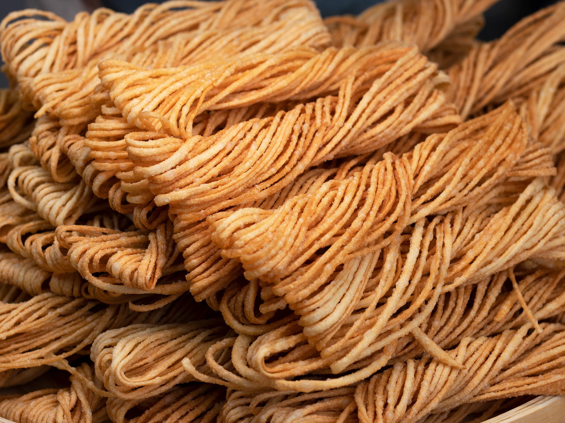 30年师傅炸馓子做法,馓子酥脆起泡不油腻