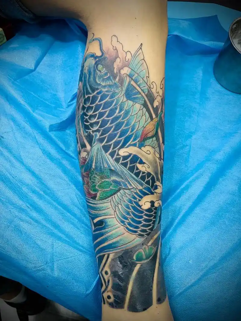 鲤鱼遮盖包小腿进度#纹身刺青 #tattoo #花臂花腿 # - 抖音