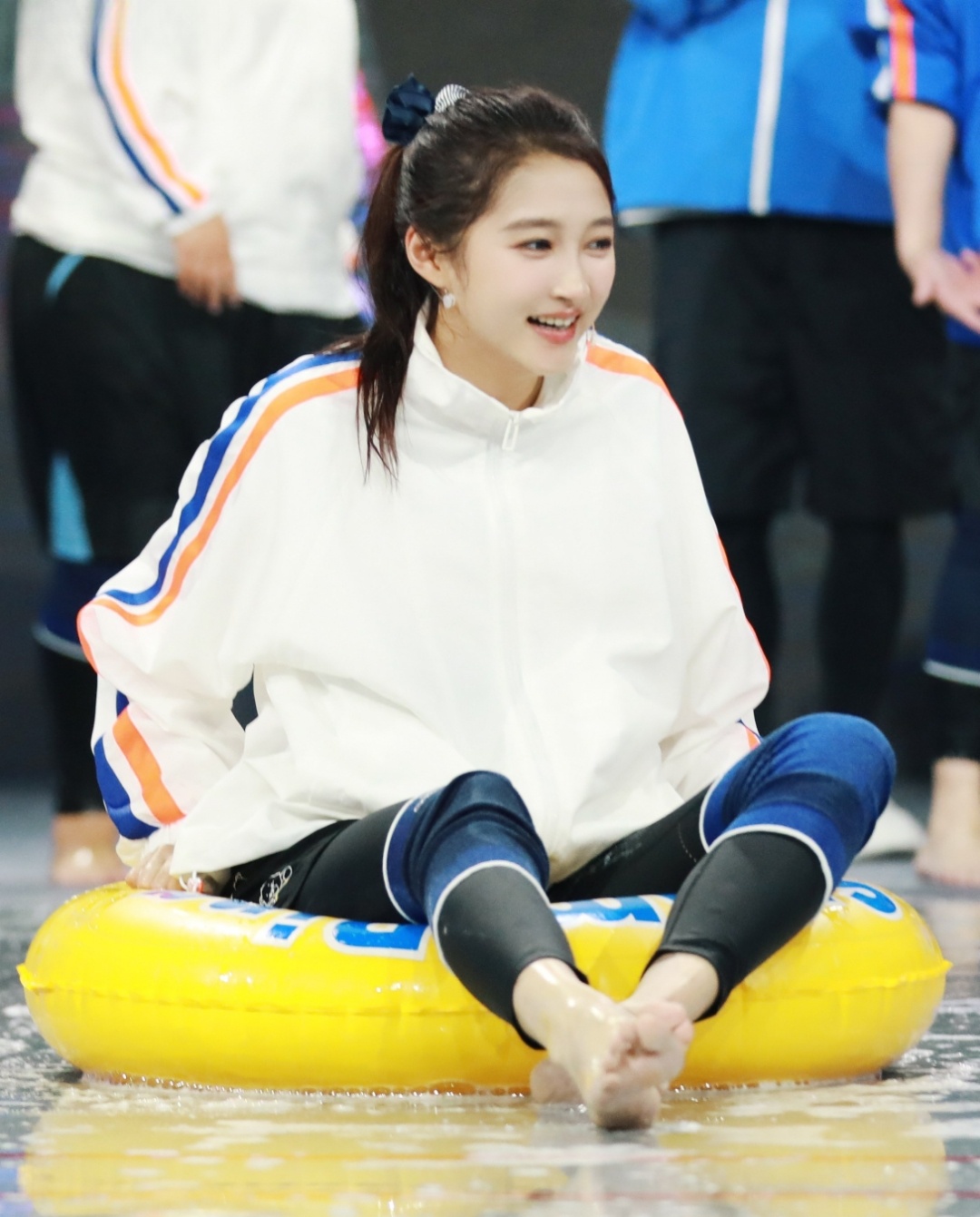 关晓彤  美腿玉足合集‖这腿又长又美,简直绝了