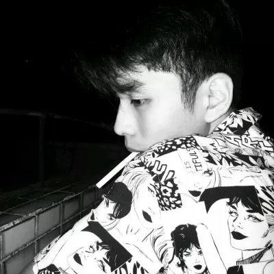 男生头像成熟稳重黑白