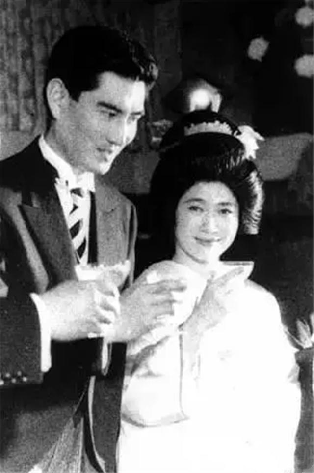 原创银幕硬汉高仓健冰冷生硬的爱情婚姻