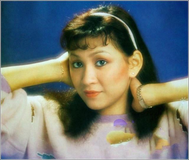 周润发57岁前妻现身,情路坎坷的她,辛苦将女儿培养成律师