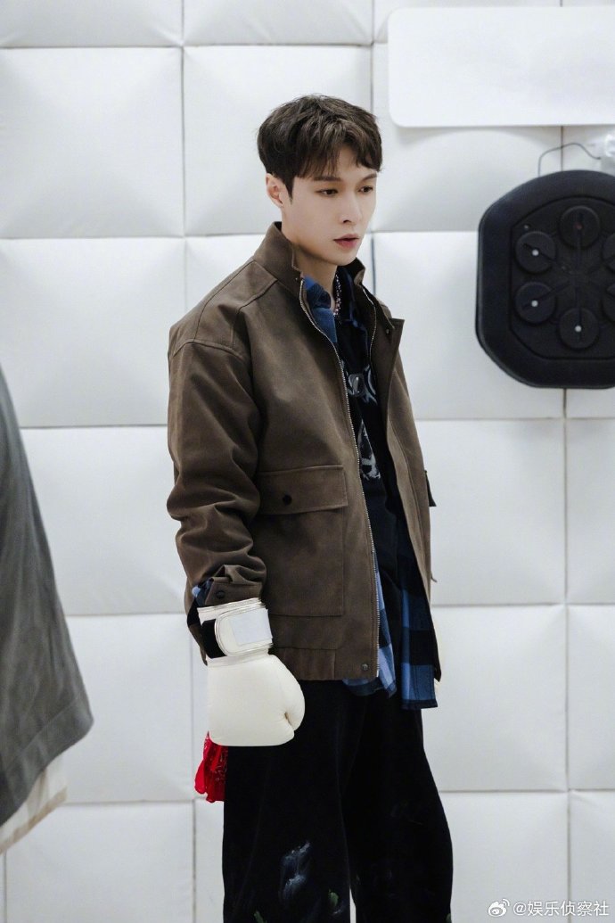 #张艺兴连换五套衣服#