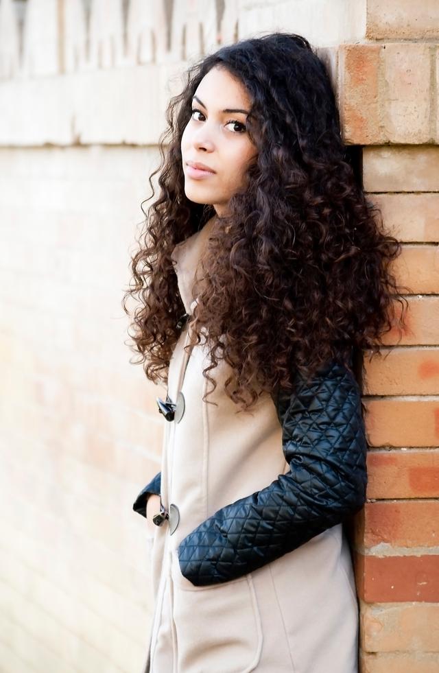 夏天换个新发型吧,这5款温柔的卷发会让你更美更有气质!
