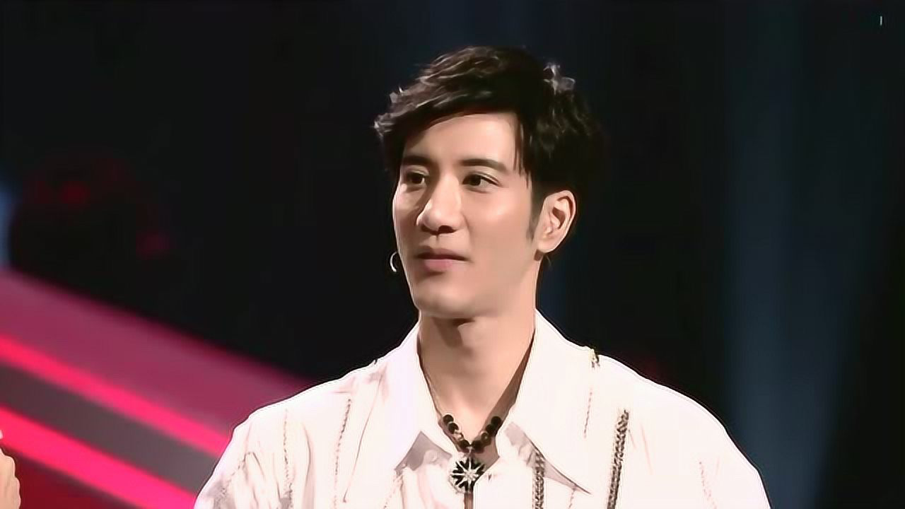 那英送王力宏袜子,李荣浩出主意可以缝成内裤,浩哥太秀了!