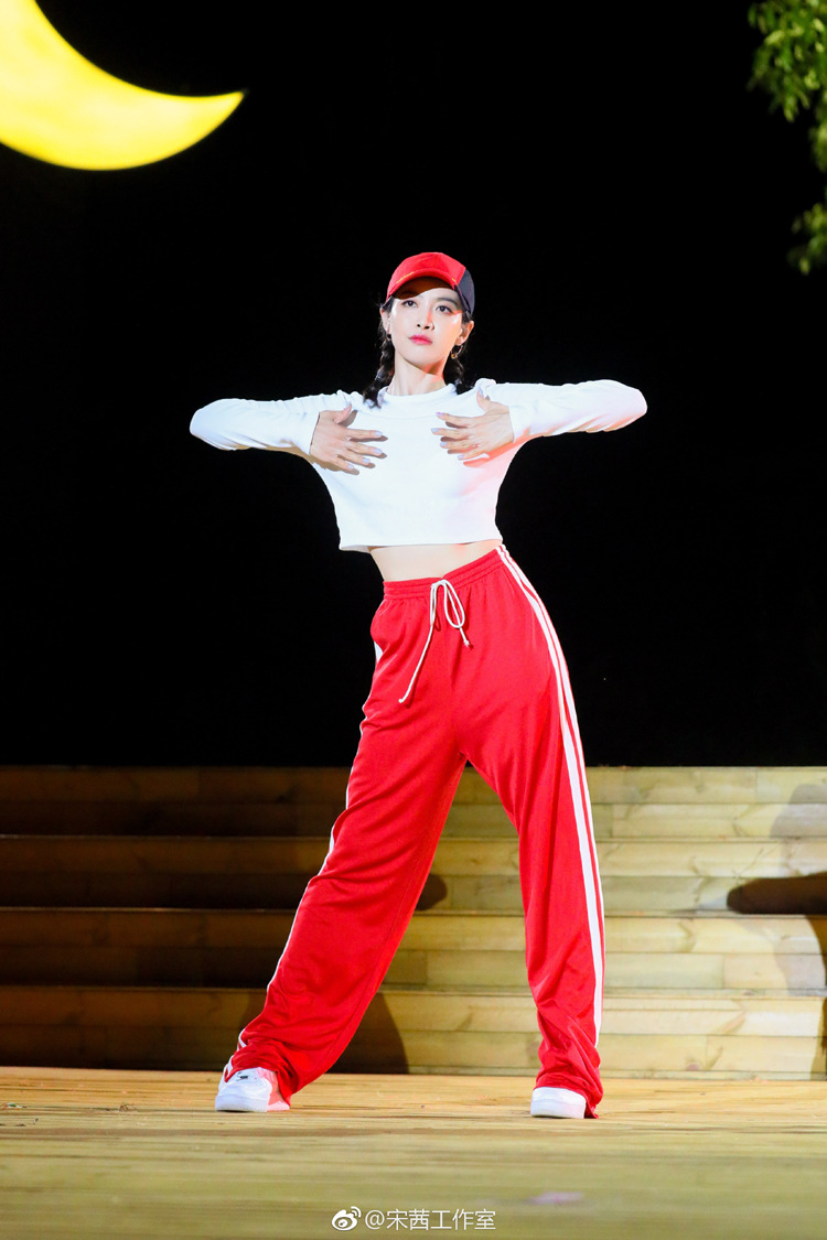 韩版宽松嘻哈街舞服装jazz爵士舞套装学生现代舞蹈演出服女练功服