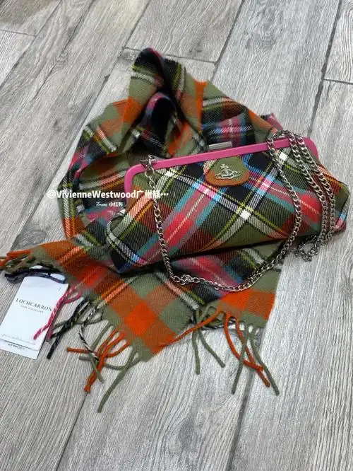 viviennewestwood彩格毛呢包包围巾套装