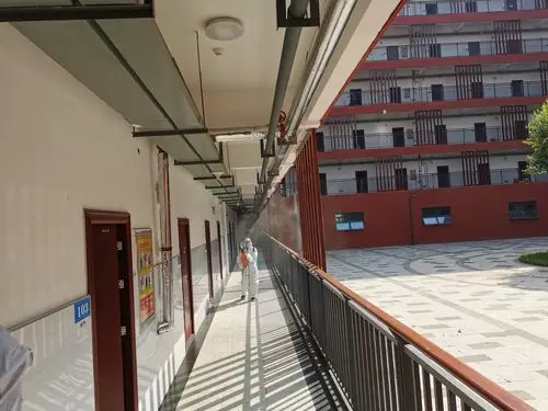 十堰市柳林中学认真开展复学防疫准备工作