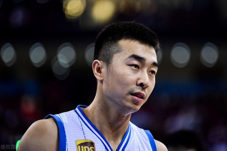 翟小川踹飞对手,黑料再次被扒,裁判秉公执法,广东意外之喜|翟晓川|天