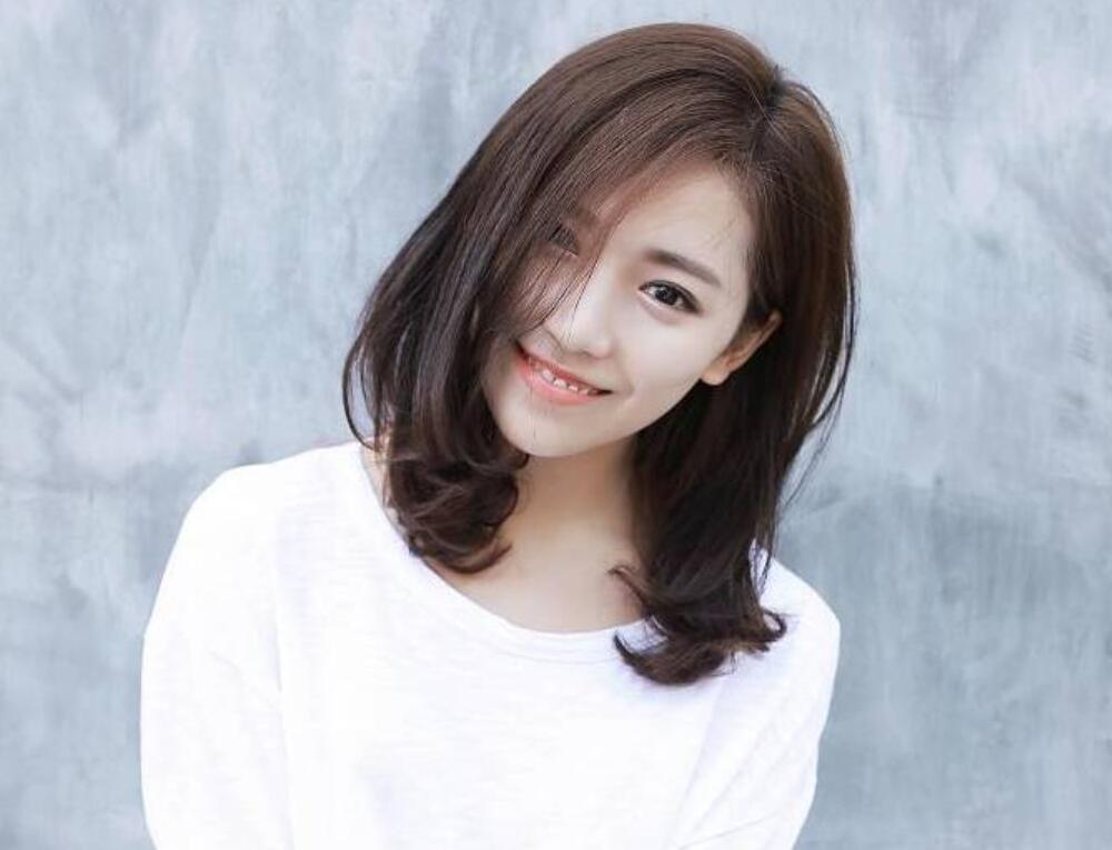 四十岁女人最洋气短发,头发别留太长,这5款显气质,适合春天