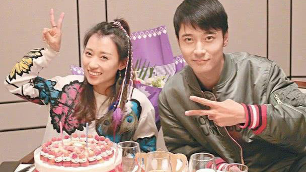 洪欣张丹峰前脚秀恩爱,毕滢后脚点赞内涵洪欣微博?还是死性不改?