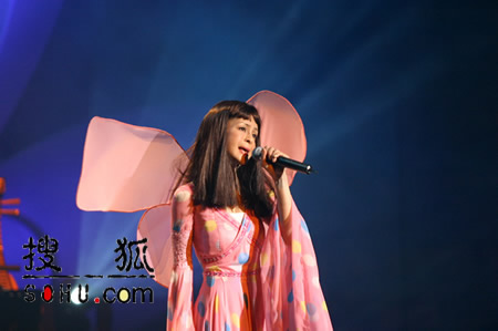 图文高胜美美不胜收北京演唱会现场3