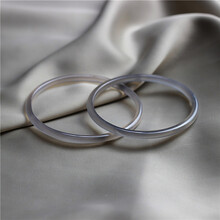 关注已有11人评价竔立     烟灰色玛瑙手镯女款古风玉手镯冰种玉髓