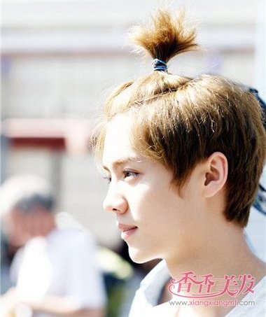 今年男生时尚发型扎法 男生扎头头发发型