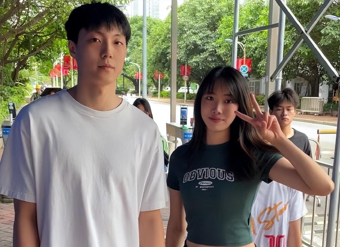 2换1,胡明轩换人或完成,孙铭徽怒骂前女友,辽篮出奇招_交易_其他球员