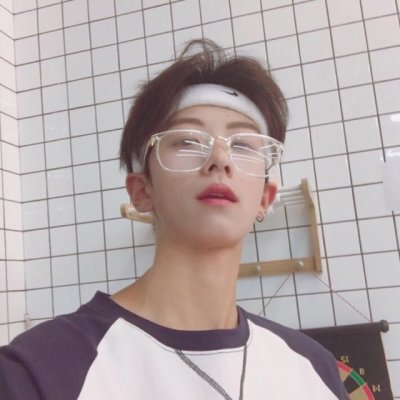 微信头像男生帅气戴眼镜 高清戴透明眼睛的帅气男头