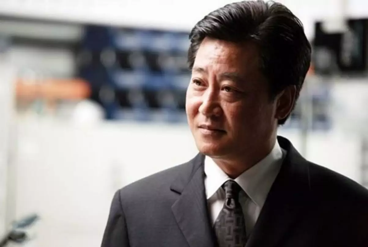 导演赵宝刚:娶初恋妻子相约丁克16年,愁坏了母亲,48岁意外得子_丁芯