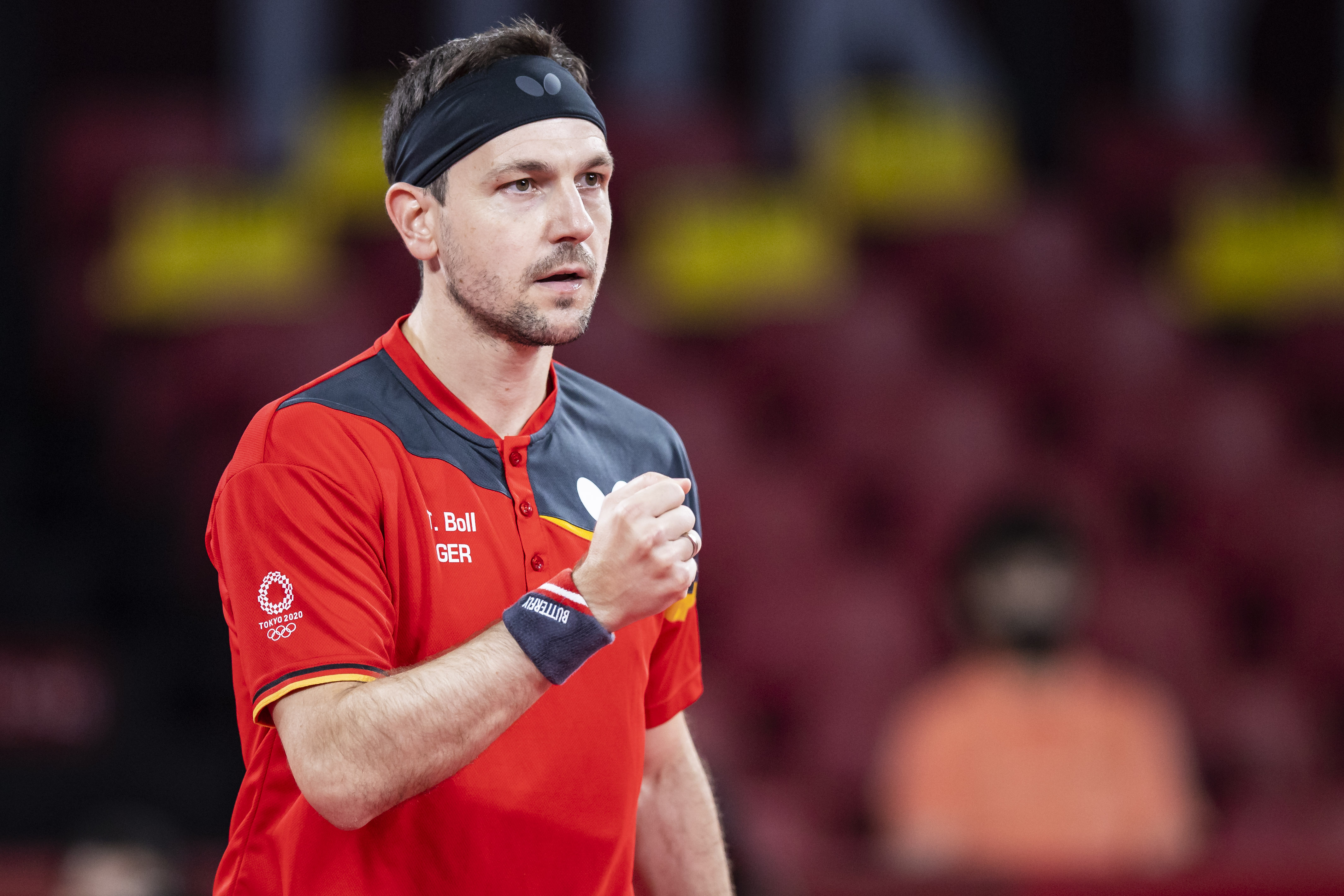 一人对抗国乒四代球员40岁的波尔在掌声中告别