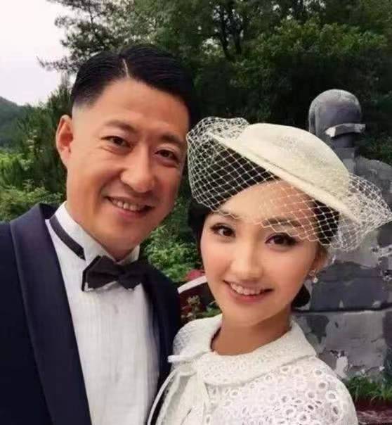回顾曾做过夫妻的演员卢惠光前妻眼熟郑晓宁二婚幸福喜获爱子