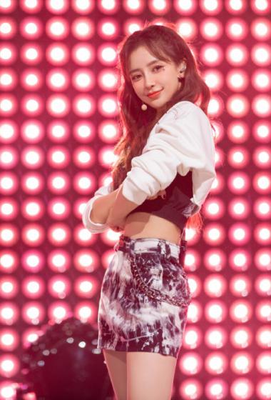 angelababy杨颖跨次元新星双马尾舞台照图片810