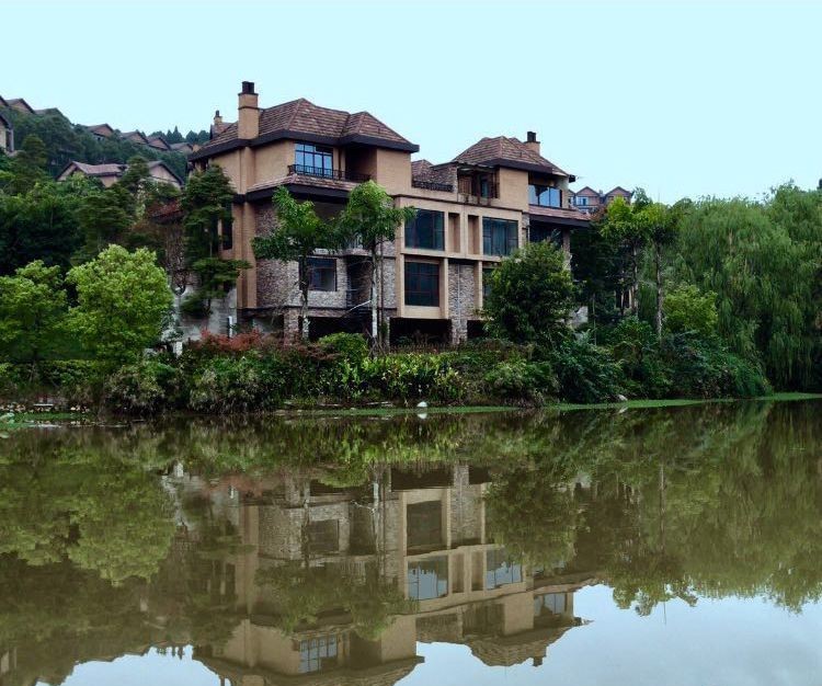 东湖山花雨别墅