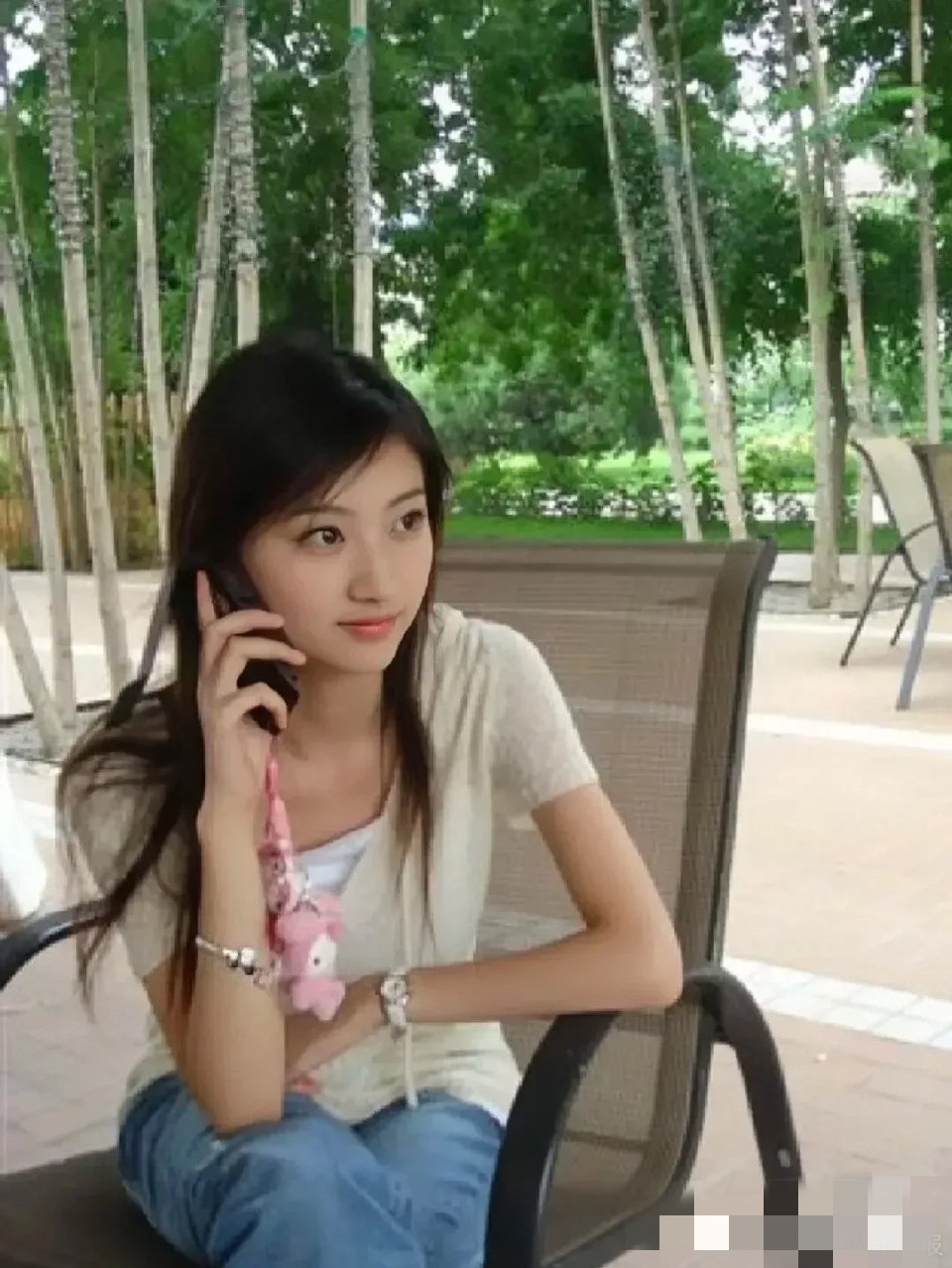 景甜旧照 真好看啊,皮肤白,五官清晰,面部饱满,身材纤细!