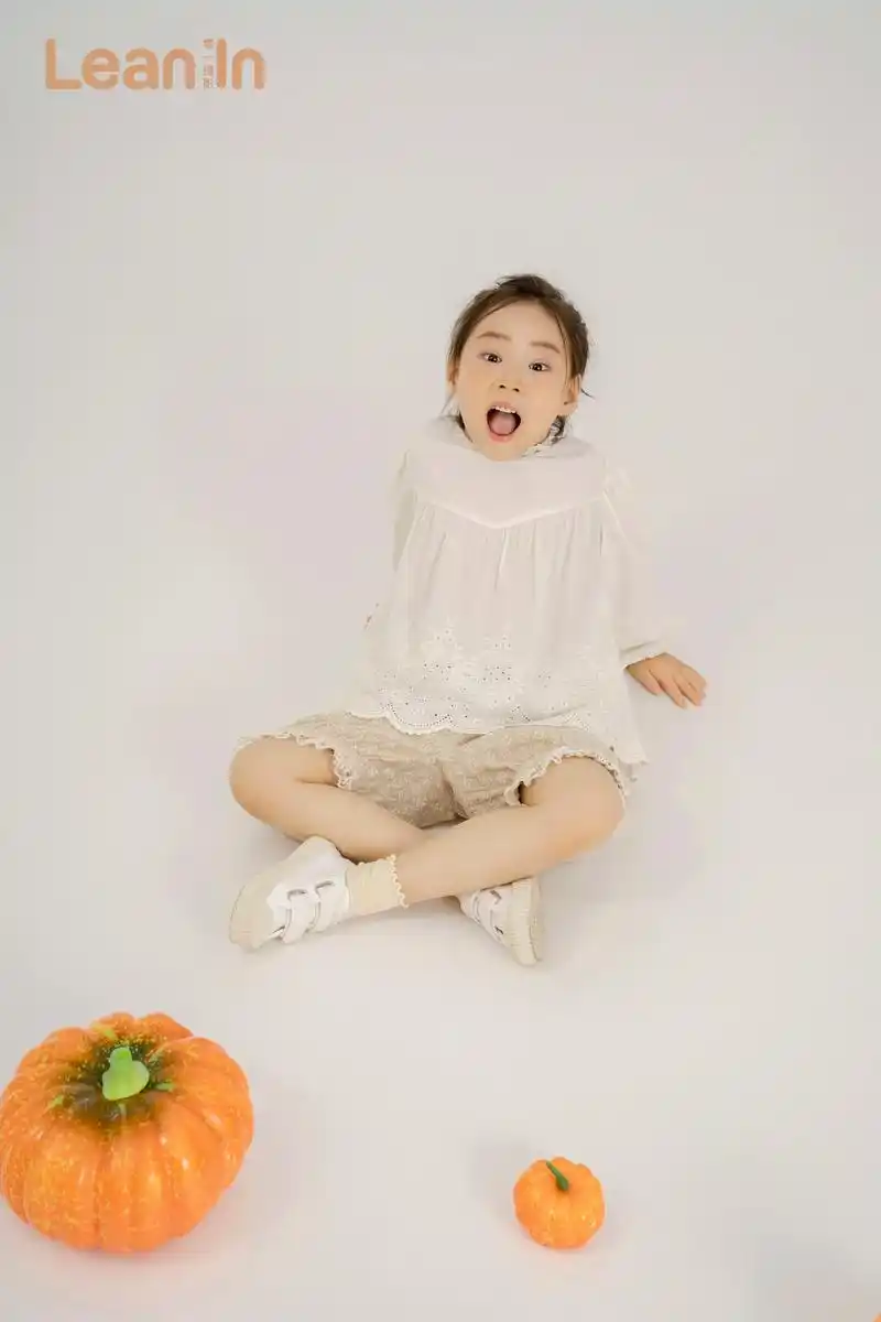 萌萌的小宝宝们身穿可爱服装  - 抖音