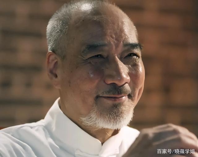 徐少强:二婚娶了小30岁的妻子,60岁当爹,70多岁还在拍戏养家