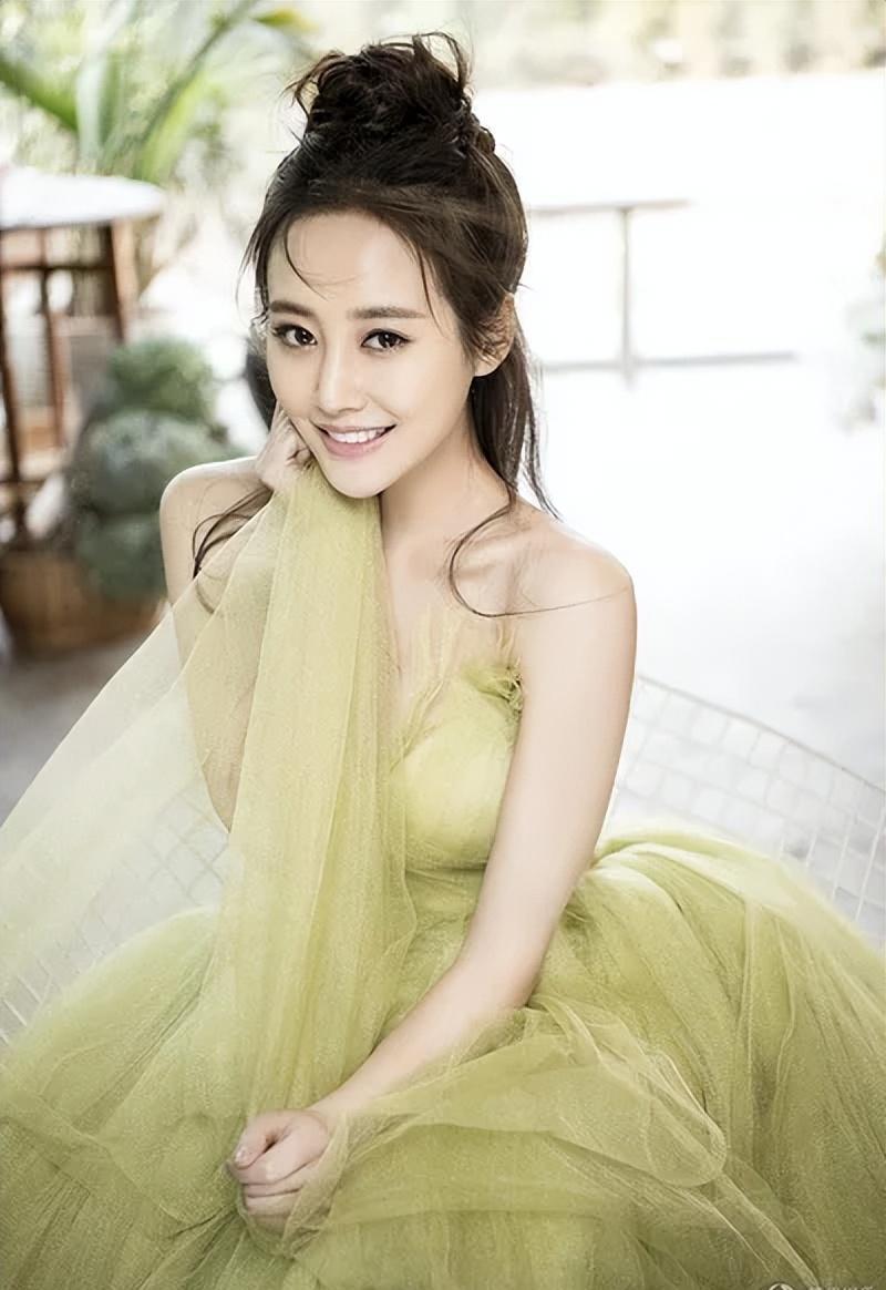 女神李纯晒健身照!身材婀娜多姿,手臂肌肉线条完美_运动_都会_上衣