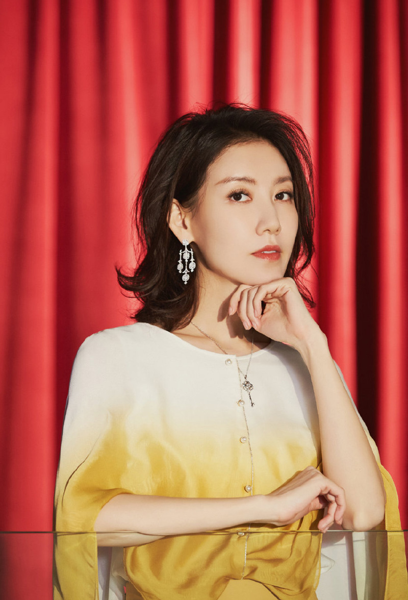 成熟优雅:演员高露