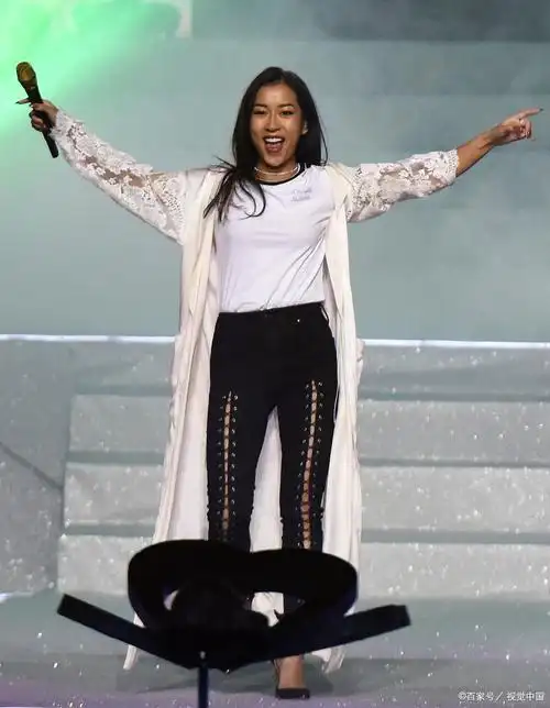 《中国好声音》:吉克隽逸演绎"大凉山姑娘"真面目,淳朴人设崩塌