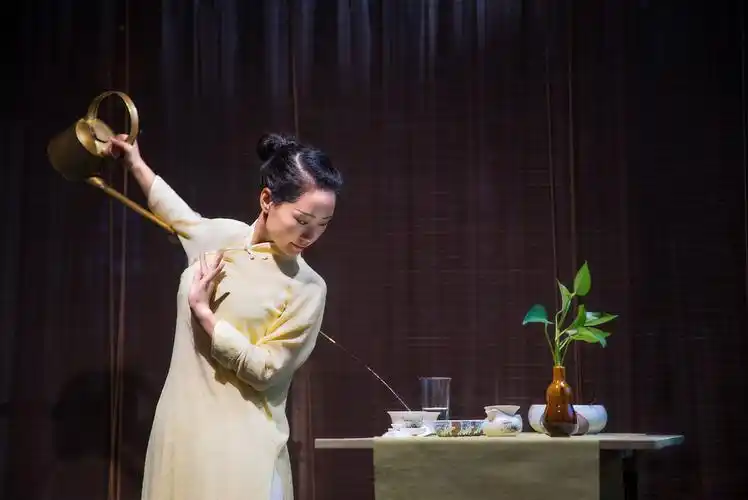 茶艺师表演 - 灰色burgess - 图虫