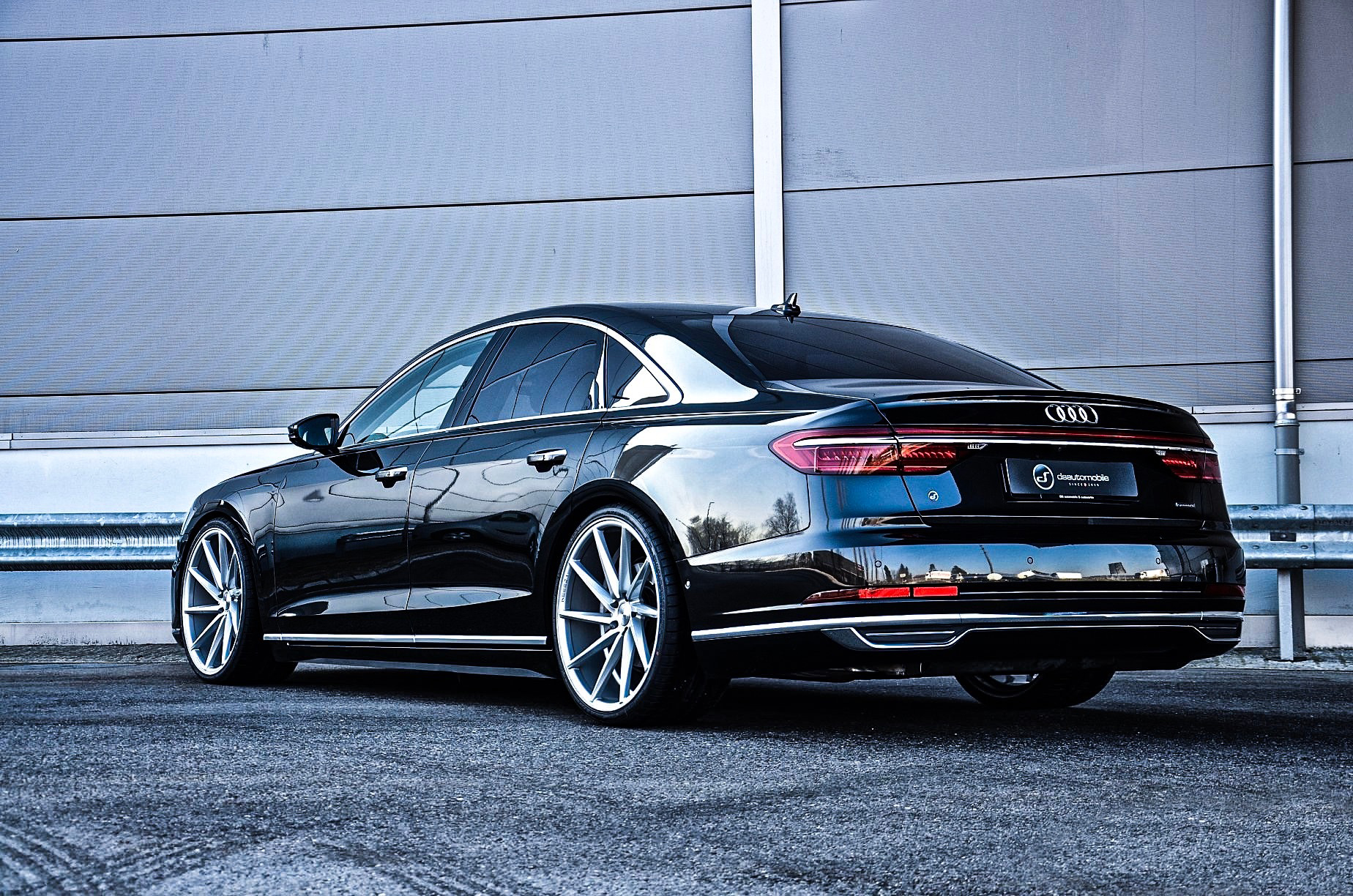 全新奥迪a8有点四门coupe的范儿